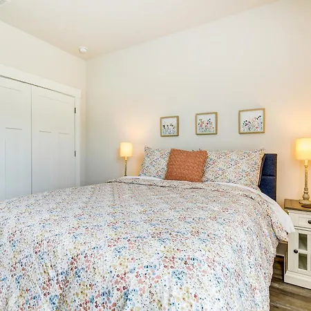 Gulf Breeze Home Rental 8 Mi To Pensacola Beach!
